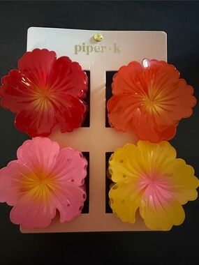 Piper•k Floral Resin Clip Set - Red, Orange, Pink, Yellow